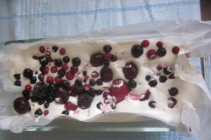 Chec bicolor cu fructe de padure