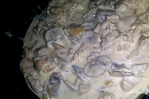 Vol-au-vent cu pui și ciuperci