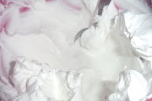 Savarine din pesmet cu dulceata de zmeura