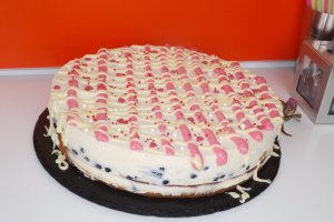 Tort cu fructe, frisca si mascarpone