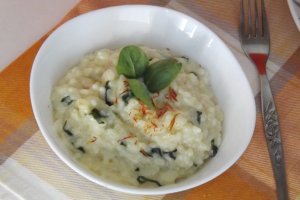 Risotto cremos cu sofran si baby spanac
