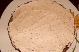 Tort cu frisca, capsuni si piure de castane