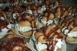 Choux a la creme cu dulceata de zmeura