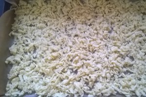 Prajitura cu mere si aluat razuit