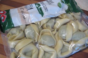 Piept de pui cu tortelloni in sos alb