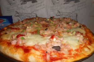 Pizza cu bunatati de la Sergiana Poiana marului