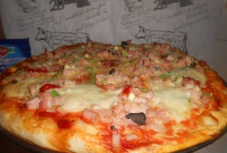 Pizza cu bunatati de la Sergiana Poiana marului