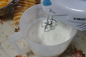 Reteta de Tort diplomat - un dulce festiv si gustos