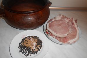 Cotlet de porc la oala de lut