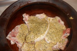 Cotlet de porc la oala de lut