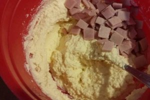 Paste cu sunca si branza la cuptor