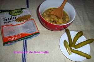 Iahnie de fasole cu cuburi de soia