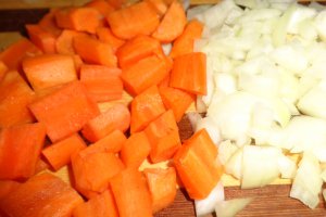 Supa de salata verde cu oua si iaurt