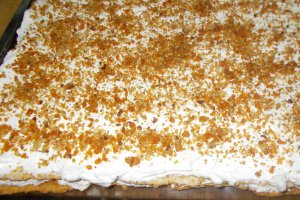 Desert prajitura cu foi de nuca si crema de smantana cu ricotta