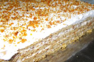 Desert prajitura cu foi de nuca si crema de smantana cu ricotta
