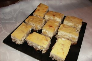 Budincă de orez cu brânză şi ananas
