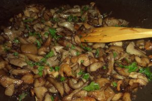 Pilaf de orez cu praz si ciuperci prajite