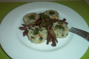 Pilaf de orez cu praz si ciuperci prajite