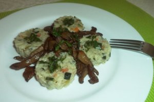 Pilaf de orez cu praz si ciuperci prajite