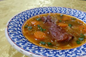 Ciorba de varza cu os  garf afumat si orez