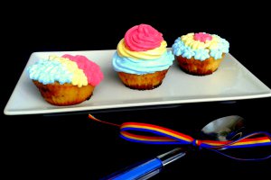 Briose cu dulceata decorate in tricolor