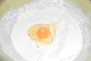 Prajitura cu foi si mere calite