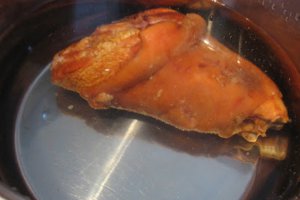 Ciorba delicioasa de fasole cu ciolan afumat