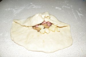 Chifle umplute la cuptor