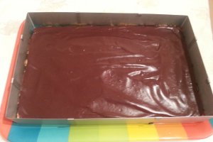 Prajitura cu mascarpone,fructe si ciocolata