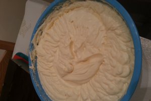 Prajitura cu mascarpone,fructe si ciocolata