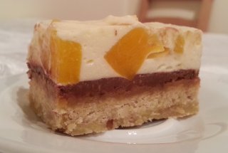 Prajitura cu mascarpone,fructe si ciocolata