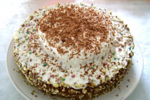 Tort cu crema de nuci