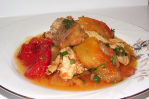 Tocanita de ardei copt si piept de pasare, la multicooker
