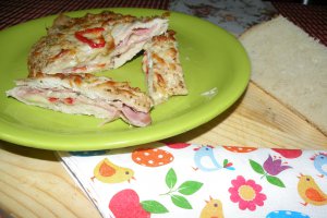 Sandwis din piept de pui la cuptor