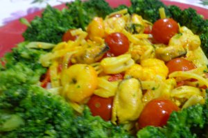 Fructe de mare cu brocolli si taitei de orez