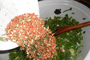 Tocana de cartofi cu ceapa verde, la cuptor