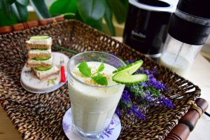 Smoothie cu iaurt si castraveti, pentru mic dejun