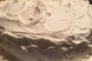 Tort de biscuiti cu crema de lamaie si zmeura