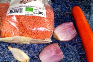 Pasta "pateu" de linte rosie