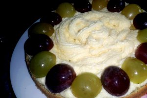 Victoria Sponge Cake cu struguri si fistic