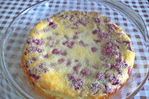 Clafoutis cu zmeura
