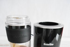 Smoothie cu pudră de roșcove și cafea