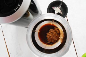 Smoothie cu pudră de roșcove și cafea