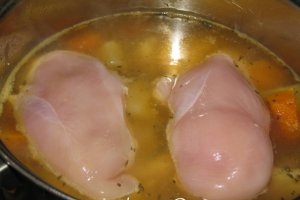 Piept de pui in cratita cu legume