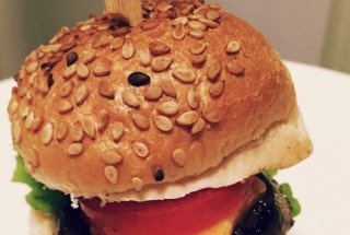 Aperitiv festiv- Mini cheeseburger