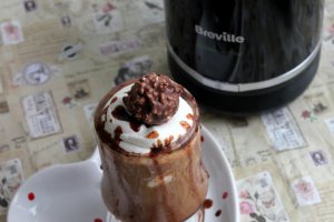 Smoothie cremos cu cafea si sirop de artar