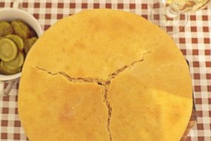 Mancarica de pui sub capac de paine