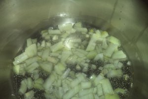 Pilaf de orez cu dovlecel si salata de varza cu marar