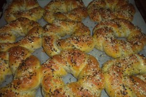 Covrigi de casa cu seminte si parmezan