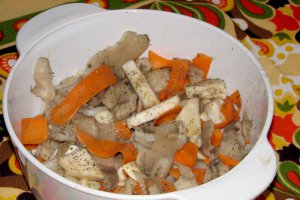 Pleurotus cu legume si mini paste
